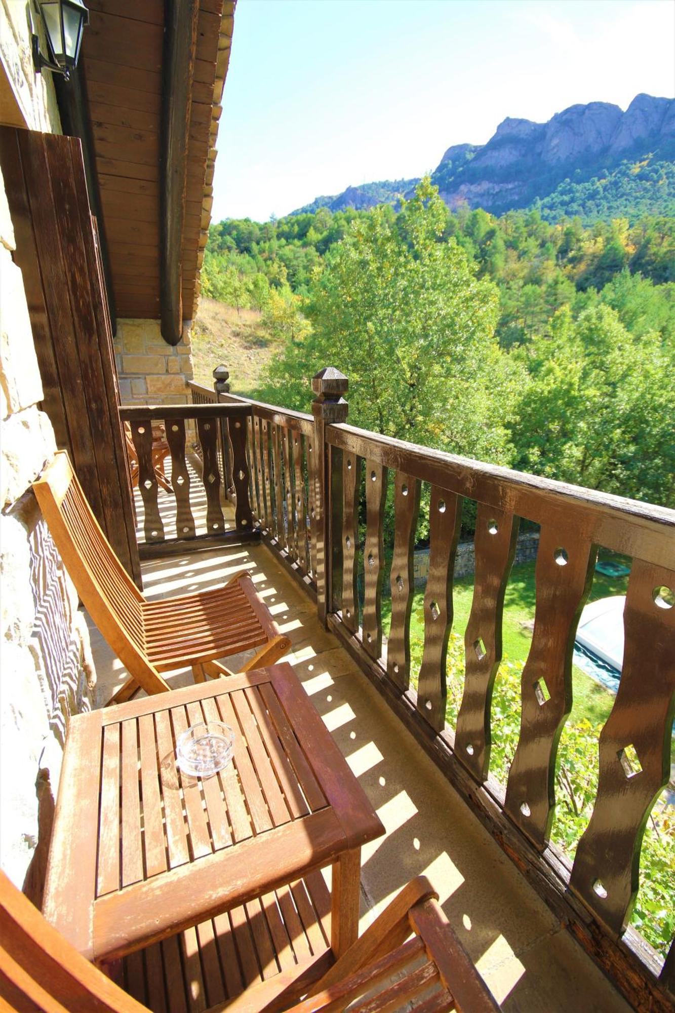 Hotel Rural El Mirador de los Pirineos Santa Cruz de la Serós Exterior foto