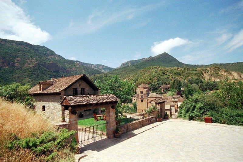 Hotel Rural El Mirador de los Pirineos Santa Cruz de la Serós Exterior foto